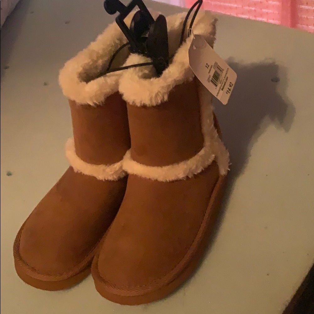 Kids size size 12 boots new with tags